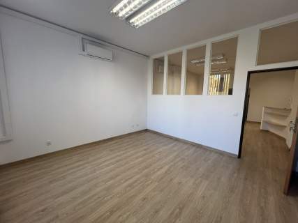 Lokal z najmecą w Centrum AB 