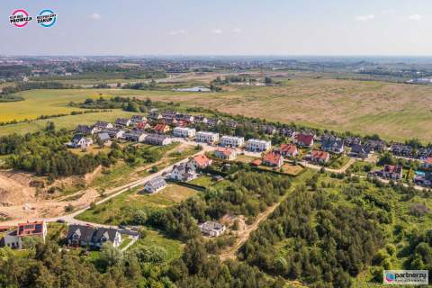 4 działki objęte mpzp dopuszczającym m.in szereg