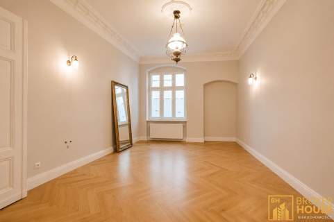 PIĘKNY LOKAL W PRESTIŻOWEJ KAMIENICY