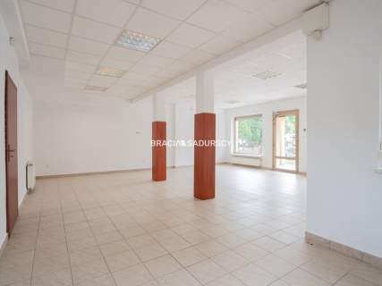 Lokal handlowo-usługowy 77,3 m , parking, Skawina