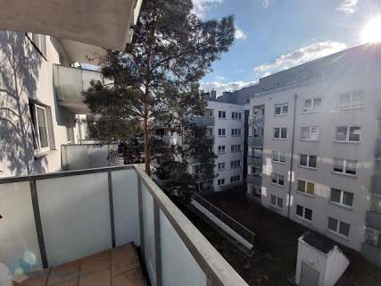 Trzypokojowe mieszkanie z balkonem w dobrej cenie