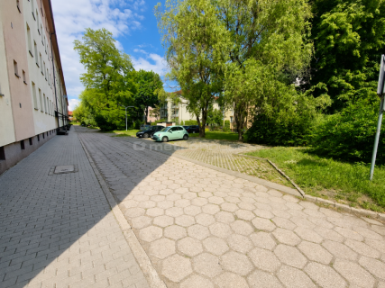 2 pokoje / 47 m / cegła / blisko PKP