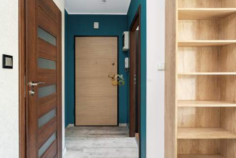 przestronny salon/nowe budownictwo/miejsce w hali