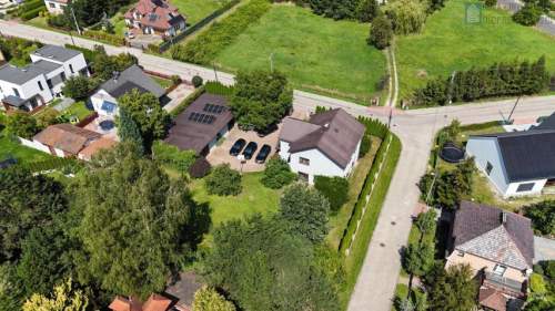 Żerniki duża działka 250m2 garaż 160m2