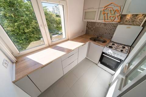 2 pokoje z balkonem, pet friendly, Rojna 35