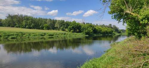 Działka z linią brzegową i warunkami zabudowy w sam raz dla Ci