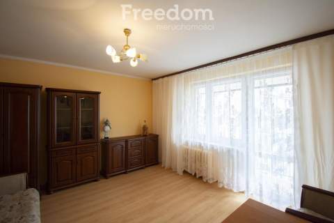 2 pokoje/osobna kuchnia/balkon /Os. Niepodległości
