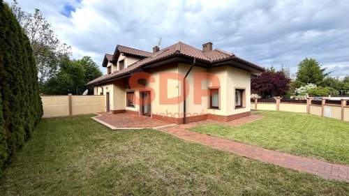 Przestronny dom na zamkniętym osiedlu