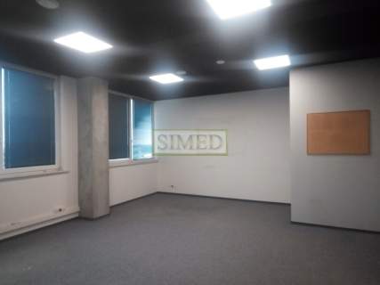 Pofabryczny klimat, recepcja, parking , dostęp24h