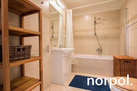 Przestronny apartament z dwoma sypialniami, klimatyzacją, w centrum...