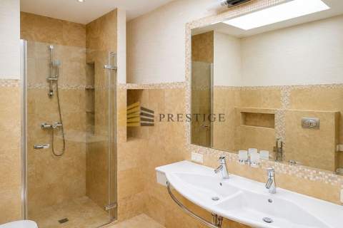 Apartament z basenem i fitness