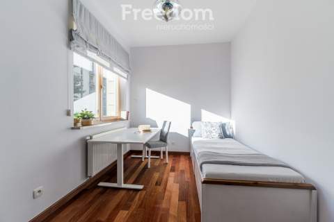 3 pokoje, balkon 30m2, garaż, ul. Rydygiera 15.