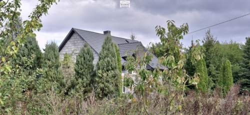 Dom z zabudowaniami 1,10 ha wieś w gm. Pacanów pow. buski 
