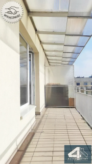 Z dużym tarasem i balkonem, garaż 2stanowiska