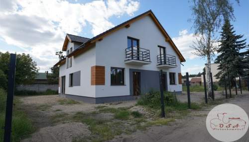 5 pok. taras z boku budynku Pecna 750 m PKP