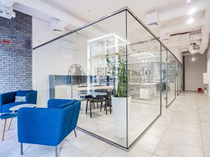 Loakl biurowy z dużą witryną w Centrum 