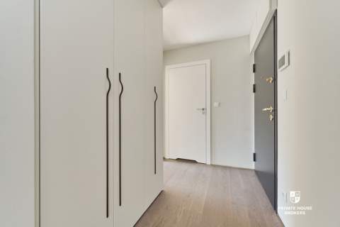 Trzypokojowy apartament z dużym tarasem przy parku