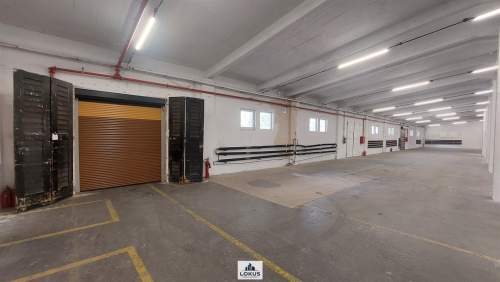 Magazyn 700 m2 ogrzewany z rampą przy A1