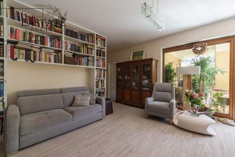 Apartament z ogrodem i garażem na zamkniętym osied