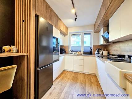 Po generalnym remoncie / Mieszkanie 104 m2 plus taras 14 m2 nad