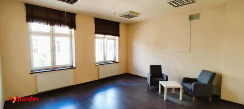 Lokal gabinet biuro 17m2 centrum Wrześni opcje lokali cała kamienica