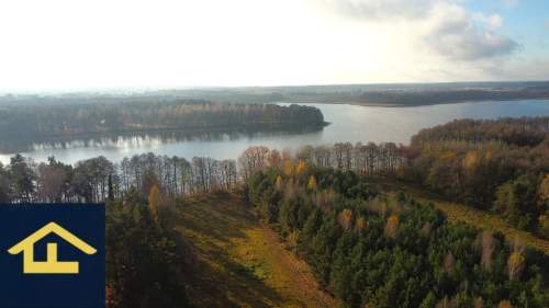Działka z linią brzegową jeziora