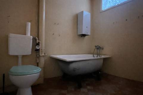 1 pok z widną kuchnią/2 pok z aneksem, piwnica 4m
