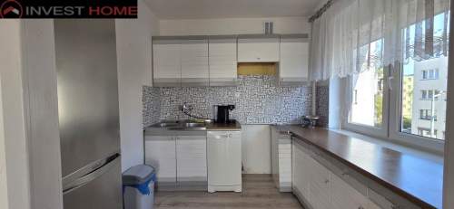 trzy pokoje, piwnica, loggia