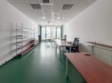 Obiekt biurowo-magazynowy 1 501 m2 działka 56 arów