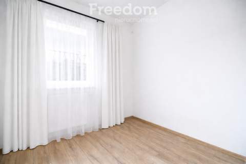 4 pokoje balkon 1 piętro ogrodzone osiedle