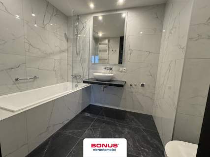 Przestronny apartament 157,23m2 z dużym tarasem.
