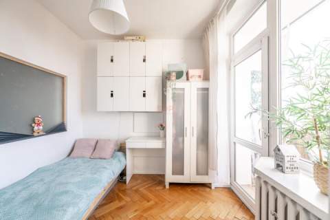 Centrum 2 pok. w rozkładzie balkon osobna kuchnia parking