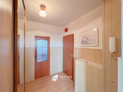 42,3 m 2 pokoje Balkon Blisko SKM