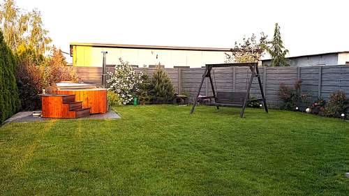Dom wolnostojący, ogród zimowy, zaplecze pod firmę