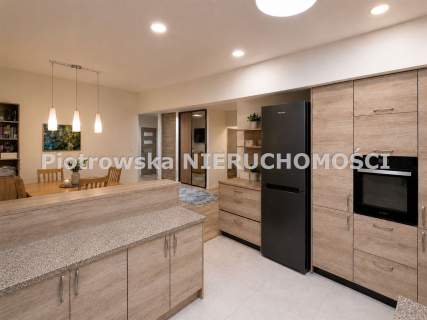 Nieruchomość komercyjna na sprzedaż, 400 m2, Próba