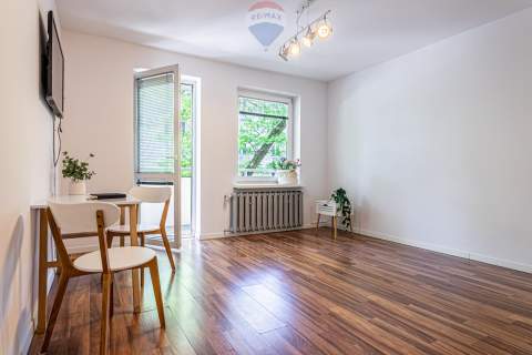 Wygodna kawalerka osobna kuchnia duży balkon