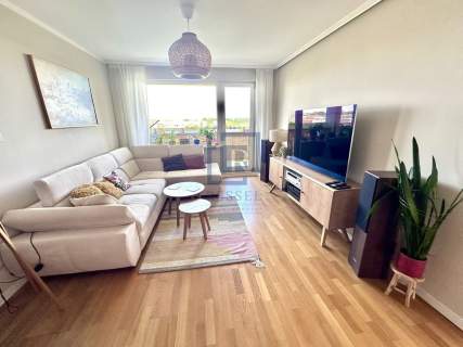 4 pokoje Os. Kuchnia-jadalnia Balkon Piwnica