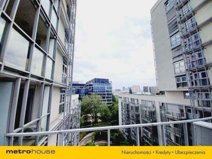 Przestronny apartament 3 min od metra Dw. Gdański