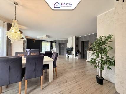 Przestronny Dom Wolnostojący z Potencjałem