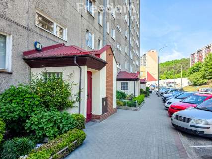 3 pokoje z osobną kuchnią i słonecznym balkonem