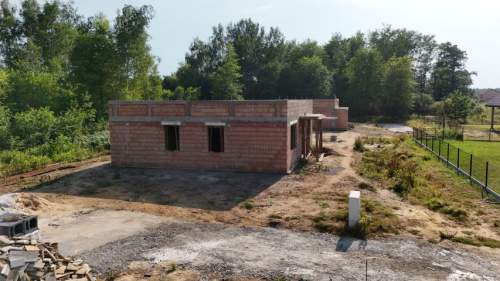Dąbrówka k. Bochni Dom w Petuniach 2