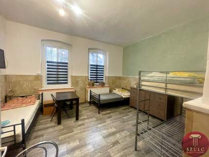 Lokal w centrum z miejscami parkingowymi