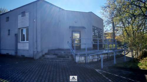 Samodzielny budynek usługowy 175 m2 z parkingiem