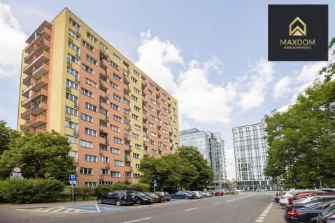 Dwa pokoje osobna kuchnia loggia pełna własność