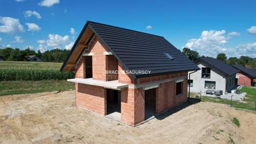 Dom w Brzezince, gm Brzeźnica
