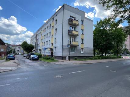 1 piętro, balkon, do zamieszkania - blisko centrum