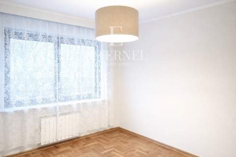Dom dwupiętrowy z garażem ogrodem, strychiem 136m2