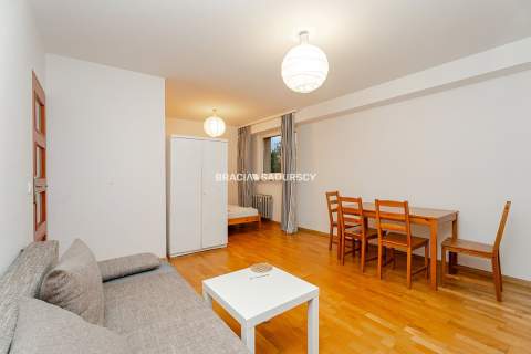 Kraków Skarbińskiego dwa oddzielne pokoje 44m2