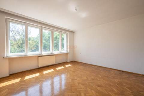 Willa w modernistycznym stylu na Zalesiu Zobacz film z tego miejsca