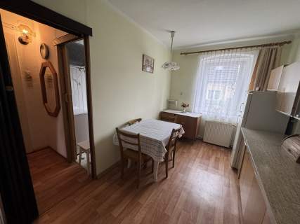 1 pokój, wysoki parter, garaż, komórki, ogródek